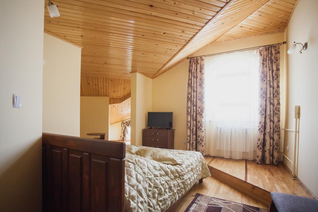 Appartement Saxony Dim à TTchernivtsi Extérieur photo