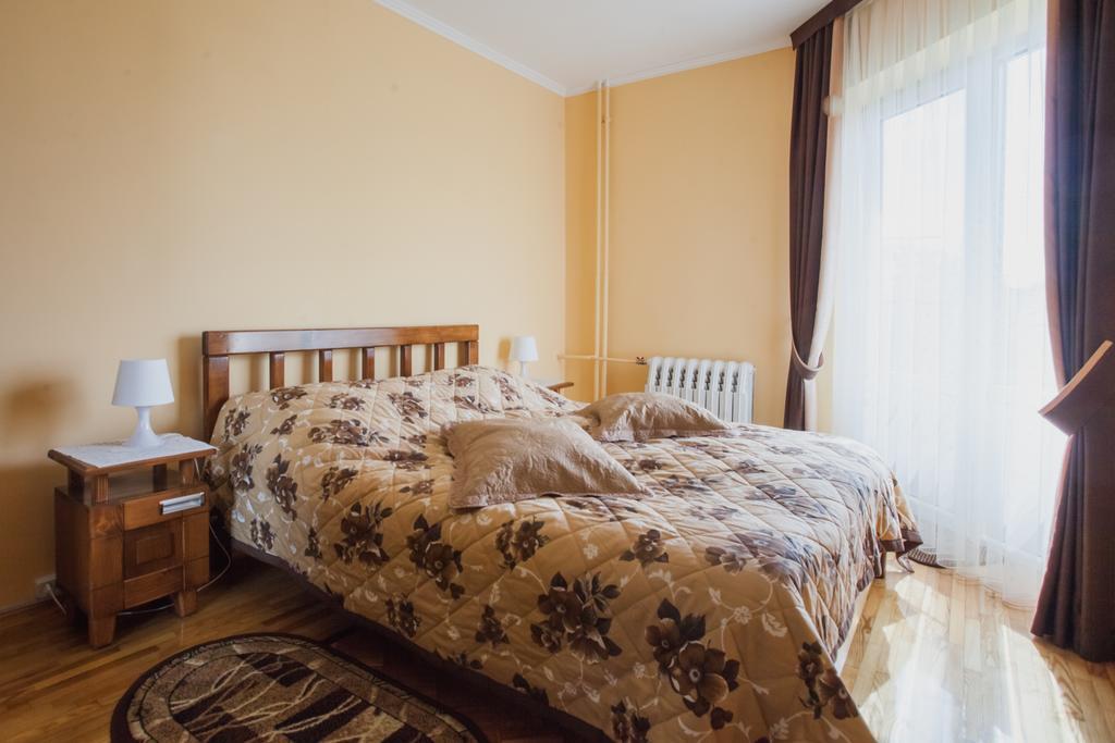 Appartement Saxony Dim à TTchernivtsi Extérieur photo