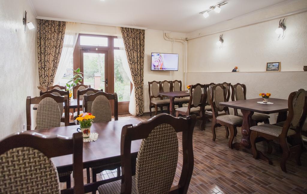 Appartement Saxony Dim à TTchernivtsi Extérieur photo