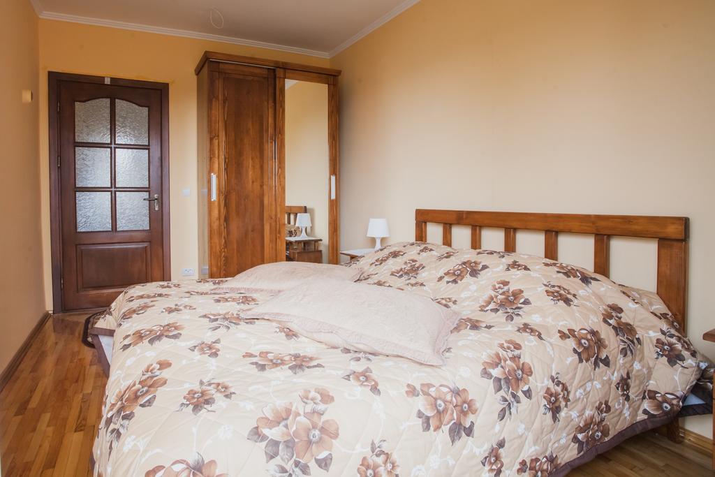 Appartement Saxony Dim à TTchernivtsi Extérieur photo