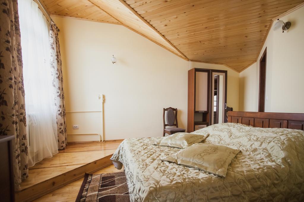 Appartement Saxony Dim à TTchernivtsi Extérieur photo