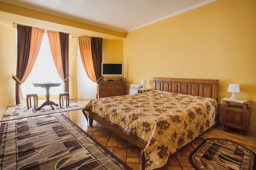 Appartement Saxony Dim à TTchernivtsi Extérieur photo