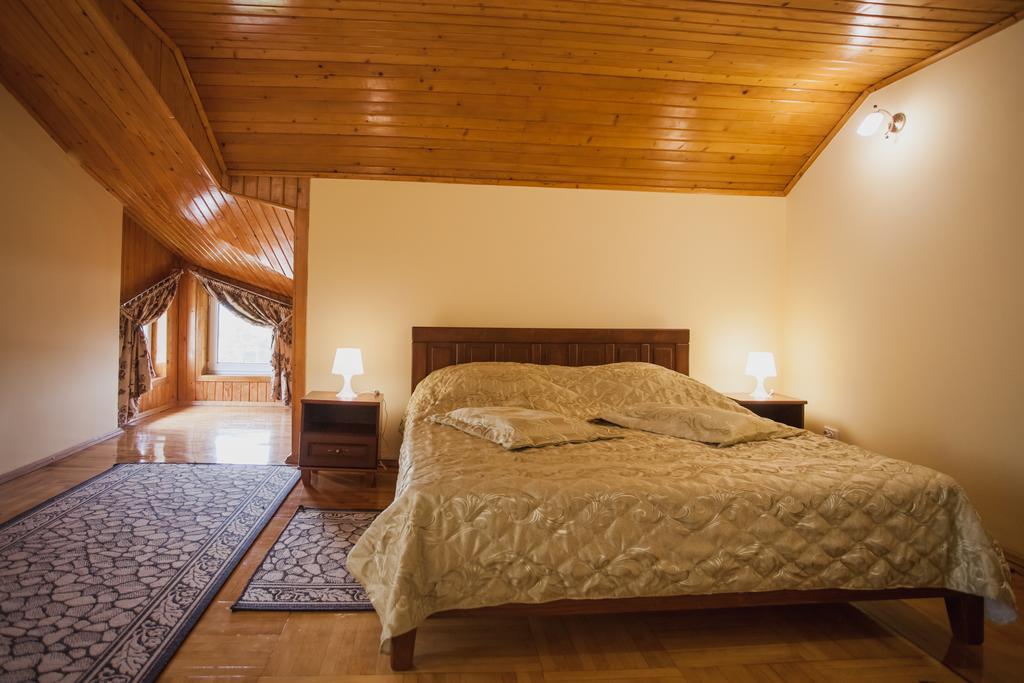 Appartement Saxony Dim à TTchernivtsi Extérieur photo