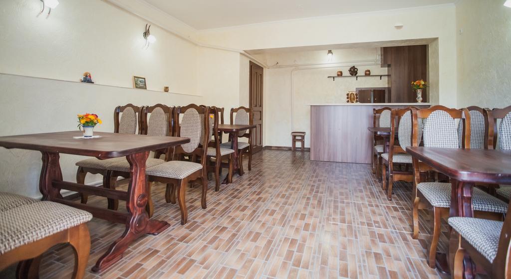 Appartement Saxony Dim à TTchernivtsi Extérieur photo