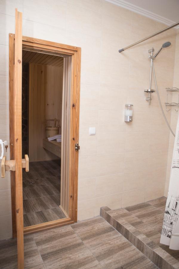 Appartement Saxony Dim à TTchernivtsi Extérieur photo