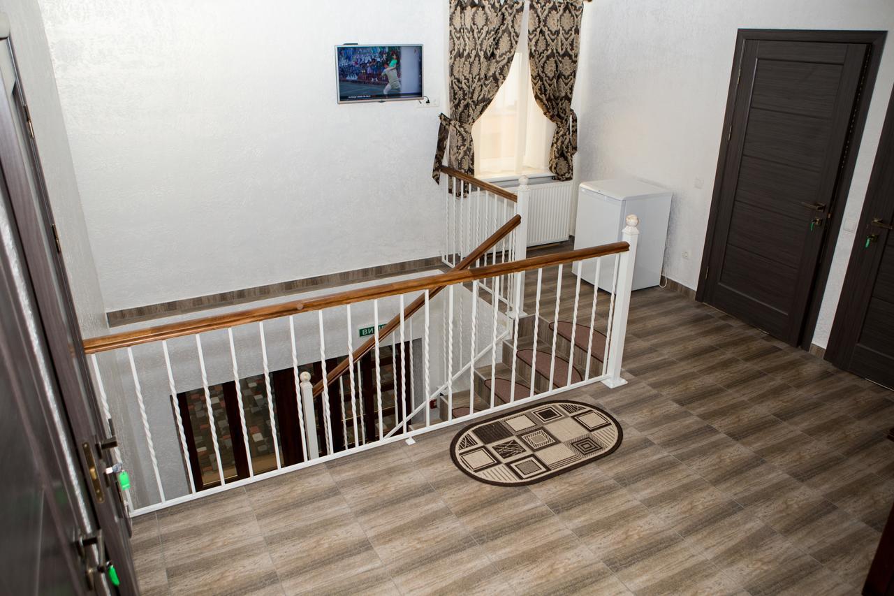 Appartement Saxony Dim à TTchernivtsi Extérieur photo